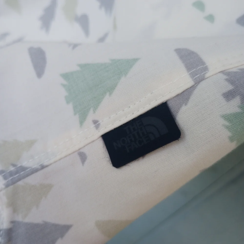 The North Face Medium Button Down Bigfoot